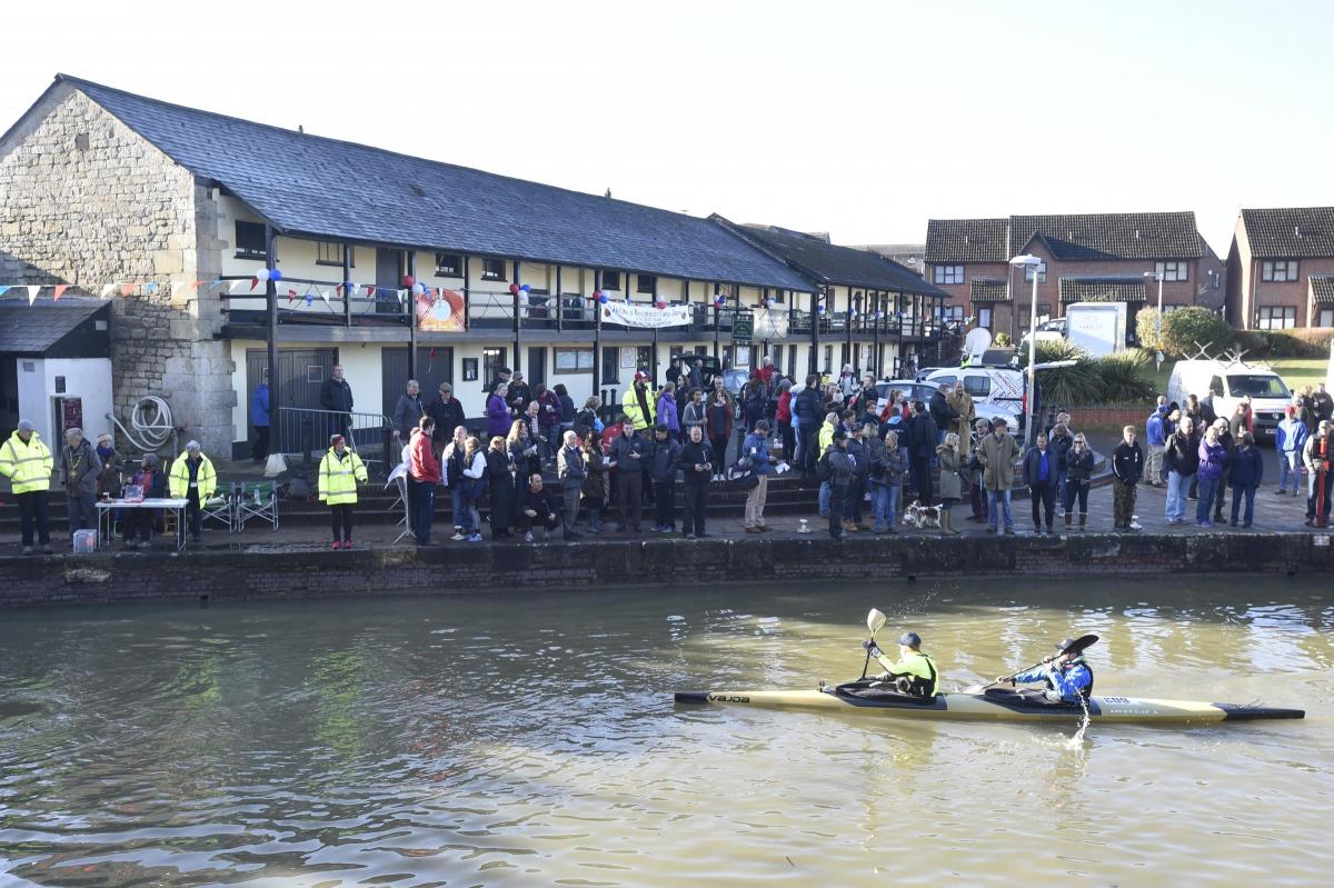 A sunny start to the Devizes to Westminster International Canoe Race 2016