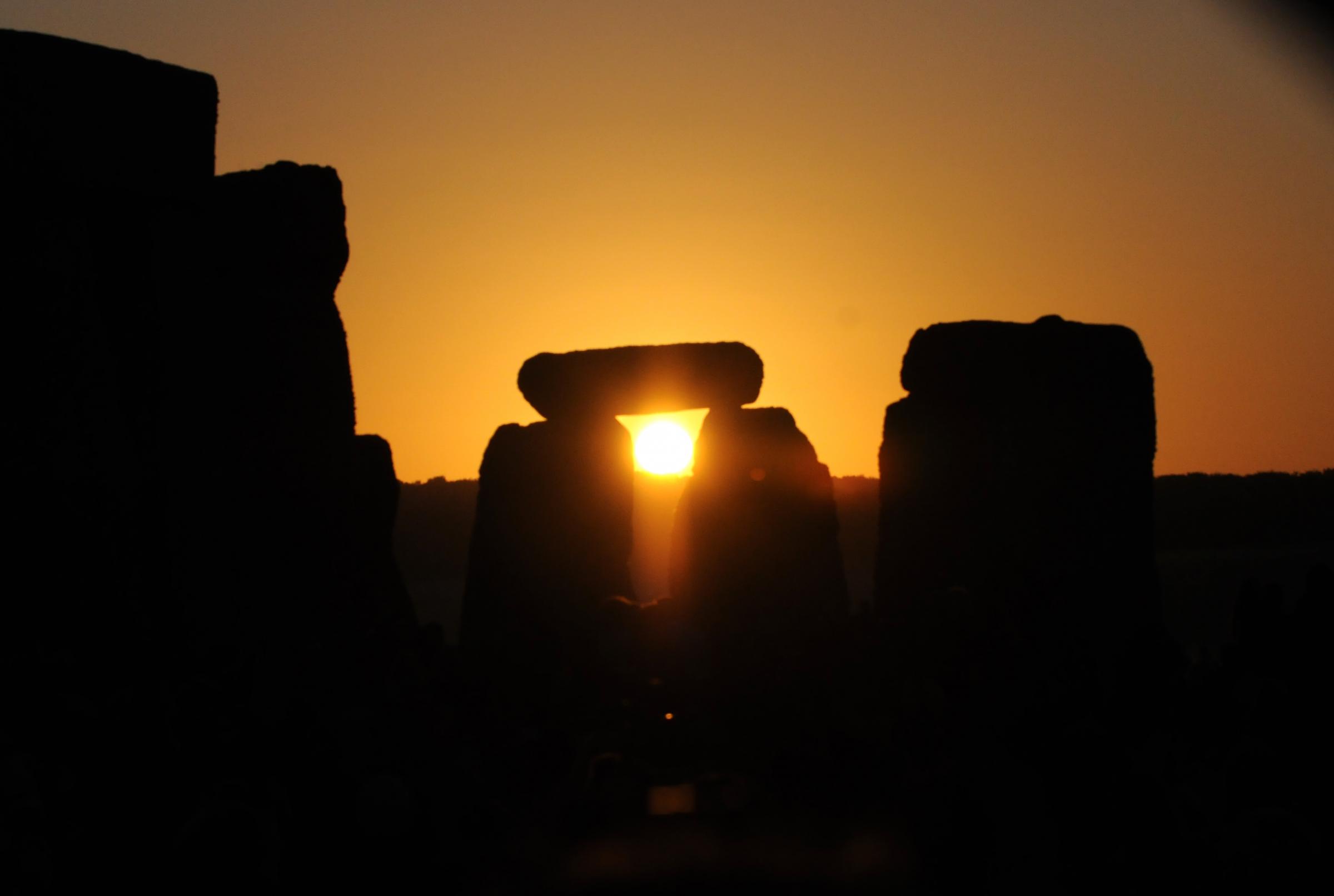 Sunrise..The Summer Solstice at Stonehenge DC9147P67 Picture by Tom Gregory.