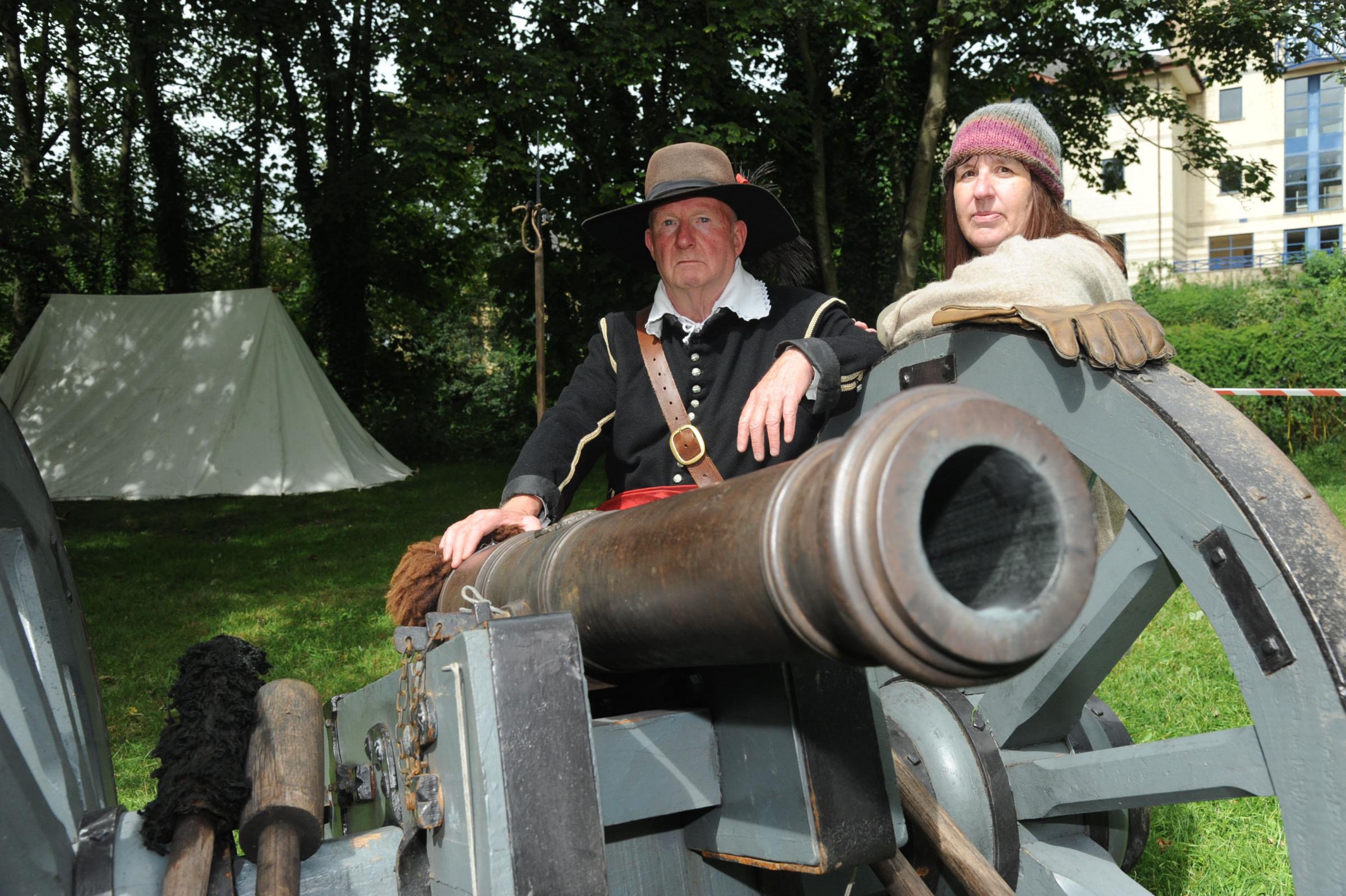 Keith Blundell and Sue Ashman with the 85 mm cannon named Nancy that is capable of firing four pound cannon balls- a Drake design for use on ships Photo Trevor Porter 67552 11