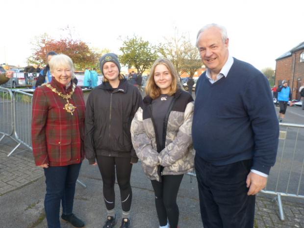 The Wiltshire Gazette and Herald: Cllr Chris Gay, Mayor of Devizes, with Scout, Phoebe and James Gray MP
