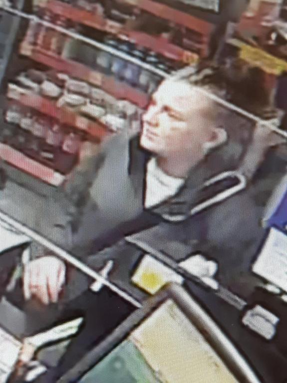 The Wiltshire Gazette and Herald: CTV Appeal Warminster shoplifting suspect The Wiltshire Gazette and Herald: CTV Appeal Warminster shoplifting suspect