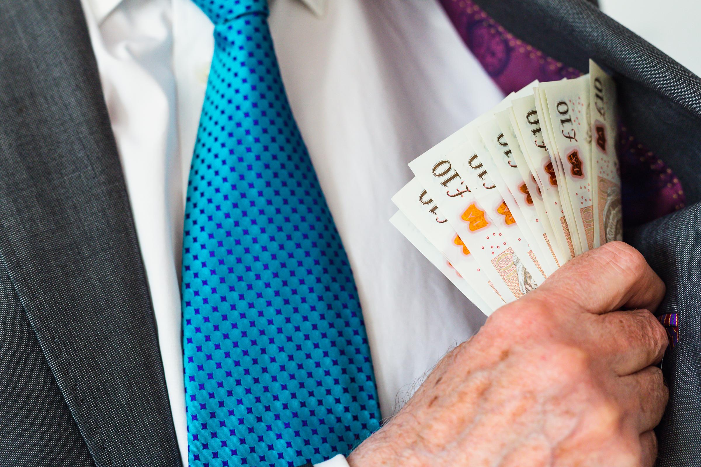 SSE, Amazon: Wiltshire residents accused of stealing from their bosses | The Wiltshire Gazette and Herald - Vimarsana News