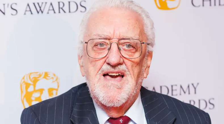 Bernard Cribbins, star of The Railway Children and The Wombles, dies aged 93 | The Wiltshire Gazette and Herald - Vimarsana News