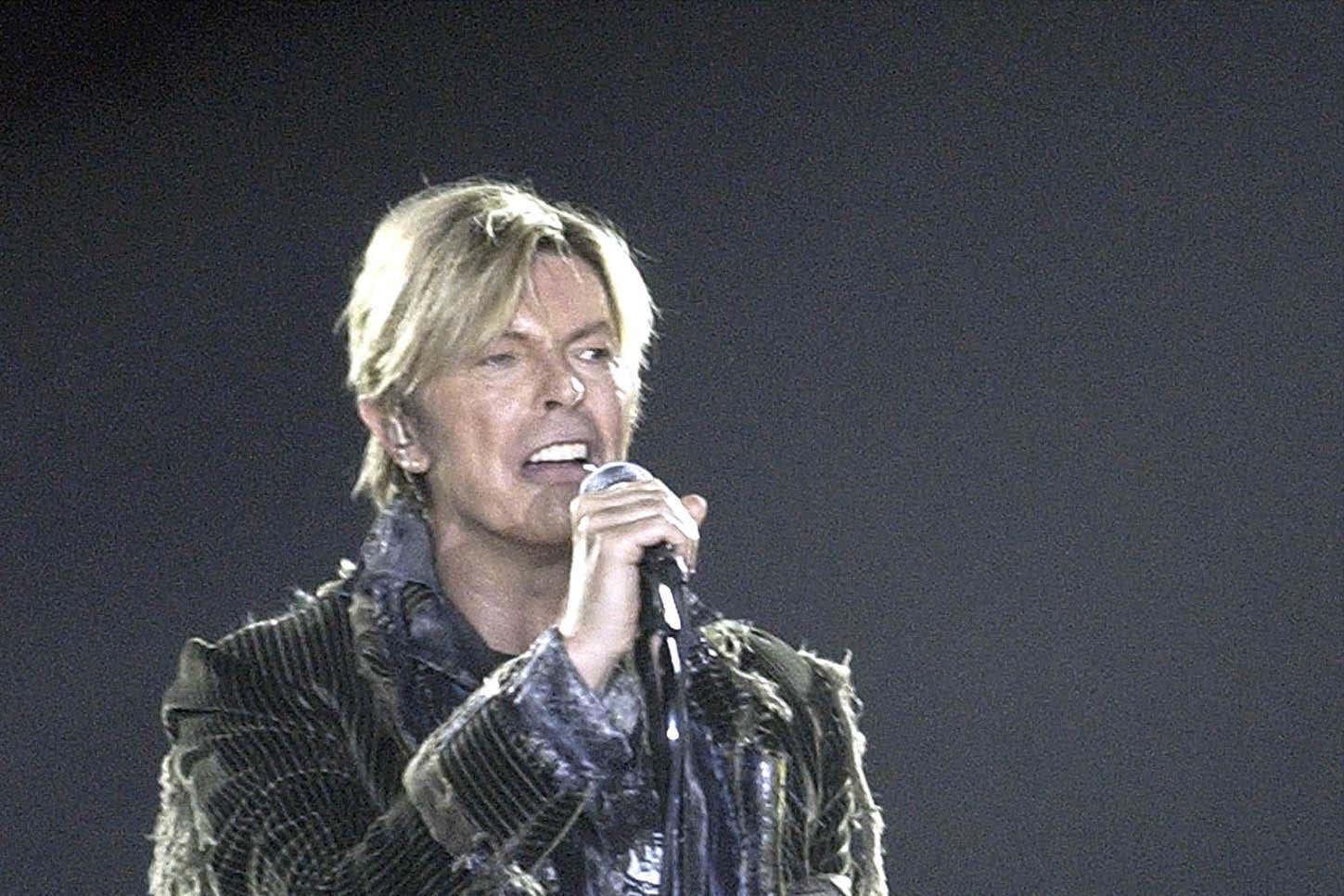 Paris names street after David Bowie in celebration of music star's legacy | The Wiltshire Gazette and Herald - Vimarsana News