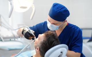 A Wiltshire dentist practice will cancel NHS check-ups (stock image)